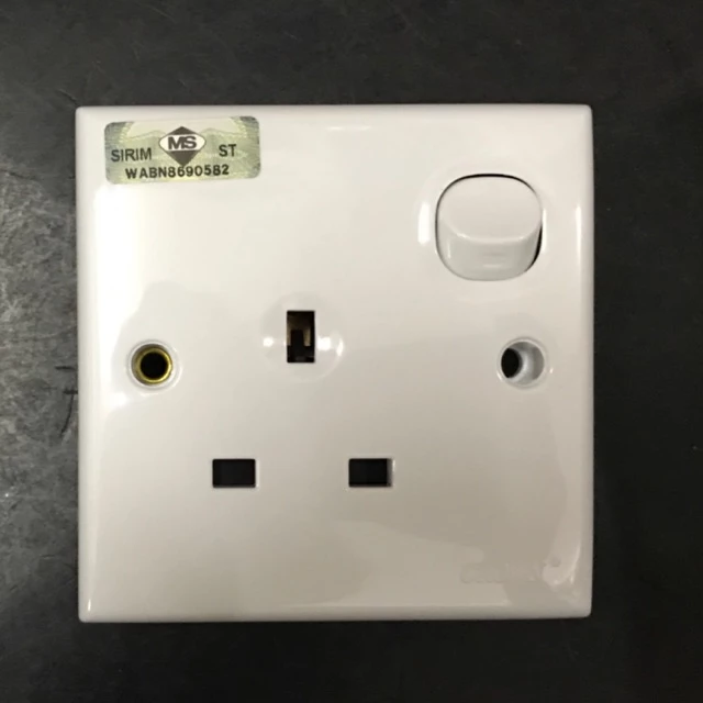 13A Wall Switch Socket – 250V AC