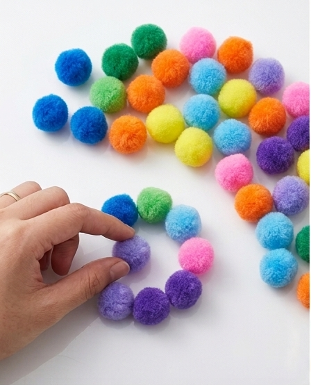 art-craft-fur-balls-2cm-70pcs