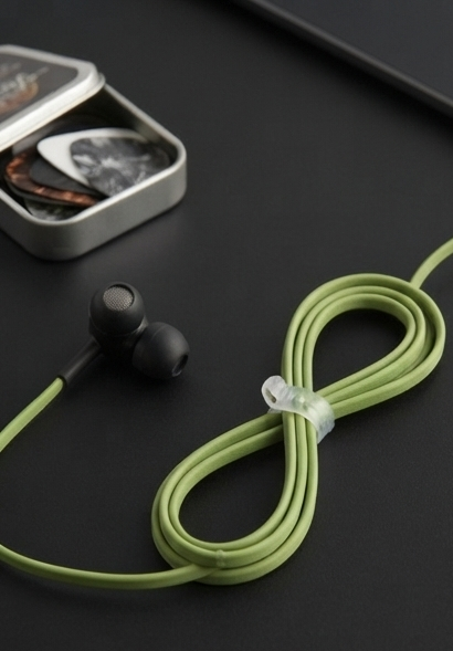 sped-in-ear-earphones-with-intelligent-wire-control